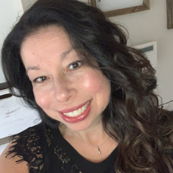 Meet your Posher, Lisa - Picture 1 of 1